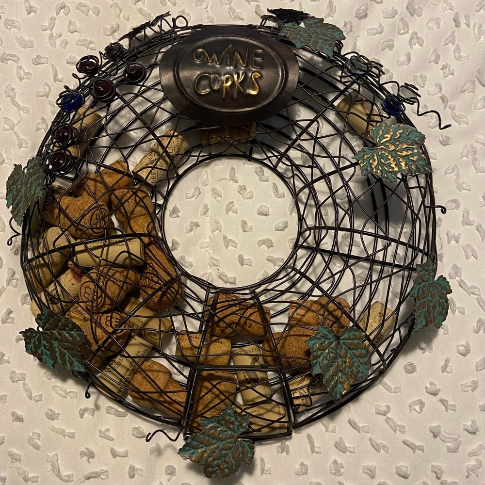 Wall Wreath Wine Cork Holder